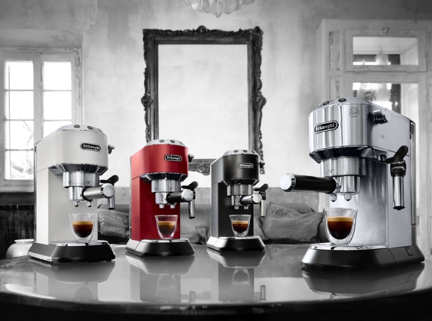 Кофеварка De’Longhi EC 685.BK, рожковая, съемный поддон, черная фото 8